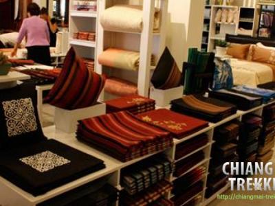 Sightseeing, Handicrafts, Shopping | Chiang Mai Trekking | Le meilleur trekking à Chiang Mai avec Piroon Nantaya